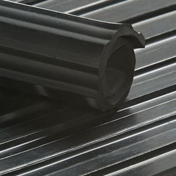 Tapis cannelé noir 5 mm (largeur 100 cm)